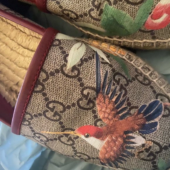 Women Gucci Hummingbird Espadrilles Slip On shoes. Only worn a few times size 8. - Picture 4 of 9